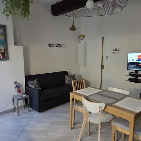 Apartamento Meynadier 66 - Très Calme Avec Cour Privative, Plage, Gare, Palais à 300m *
